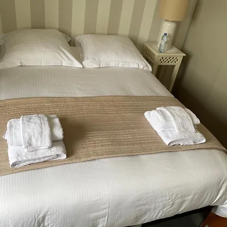Avec Salle De Bain à Partager - * Parigi